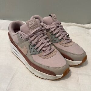 Nike Women’s Air Max 90 90s Retro Sneakers Shoes Lavender Suede White Air Sole